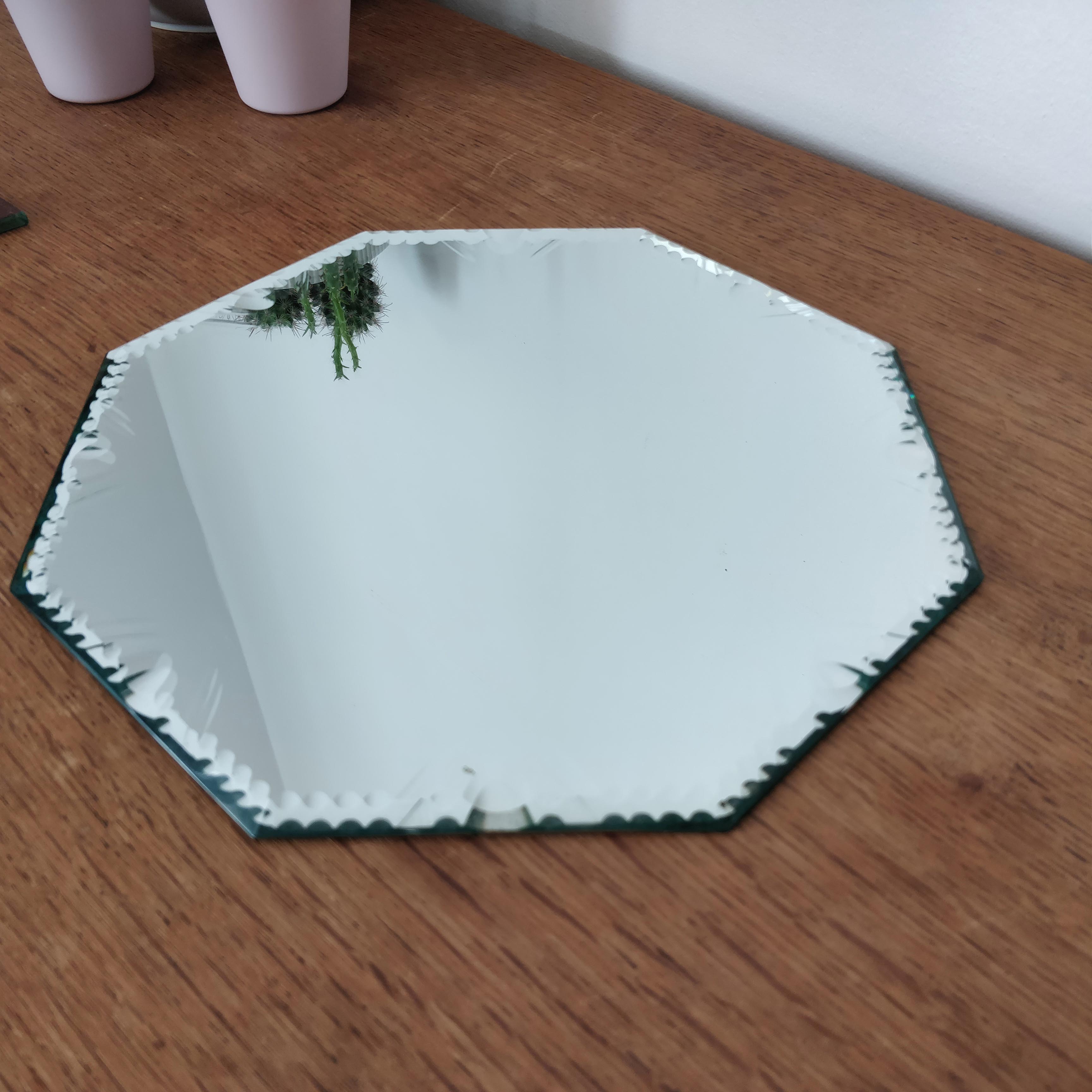 Bevelled and chiseled hexagonal mirror 27x27cm