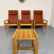 Scandinavian design lounge set in pine with 3 lounge chairs and a table from the 70s.