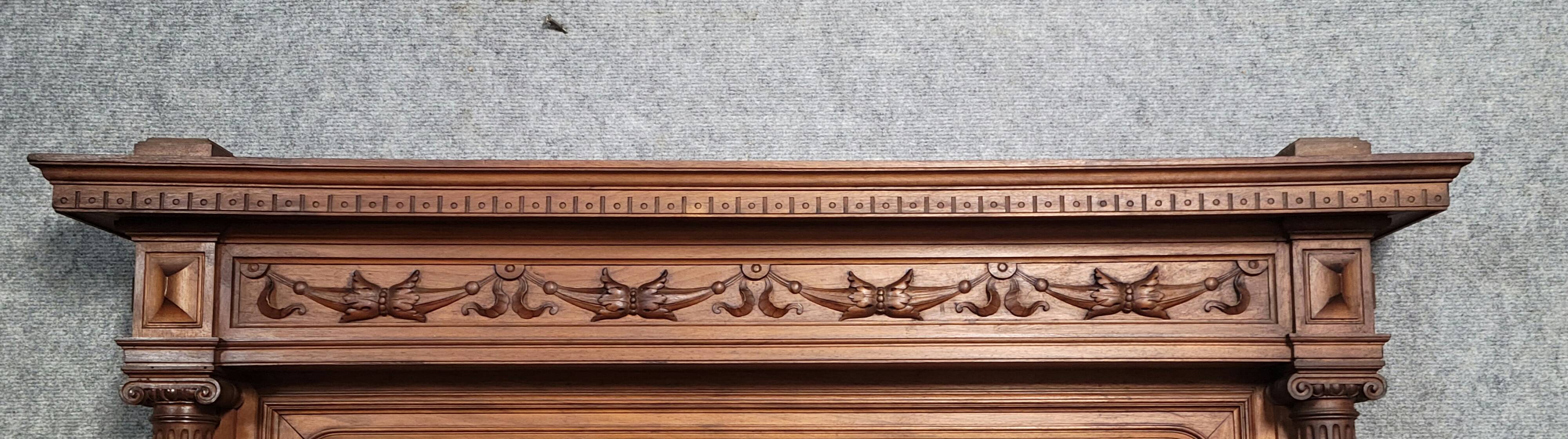 Important Renaissance style walnut mirror / Height 183 cm