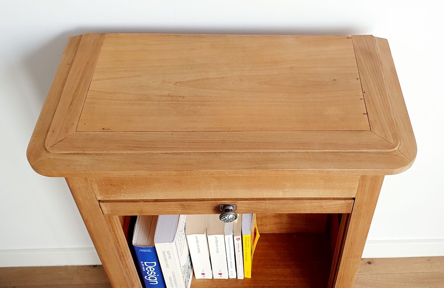 Wooden curtain cabinet