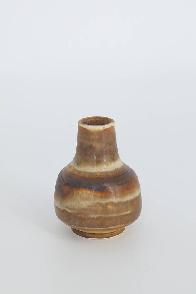 Small Mid-Century Scandinavian Modern Collectible Honey Stoneware Vase by Gunnar Borg, Set of 4