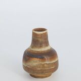 Small Mid-Century Scandinavian Modern Collectible Honey Stoneware Vase by Gunnar Borg, Set of 4