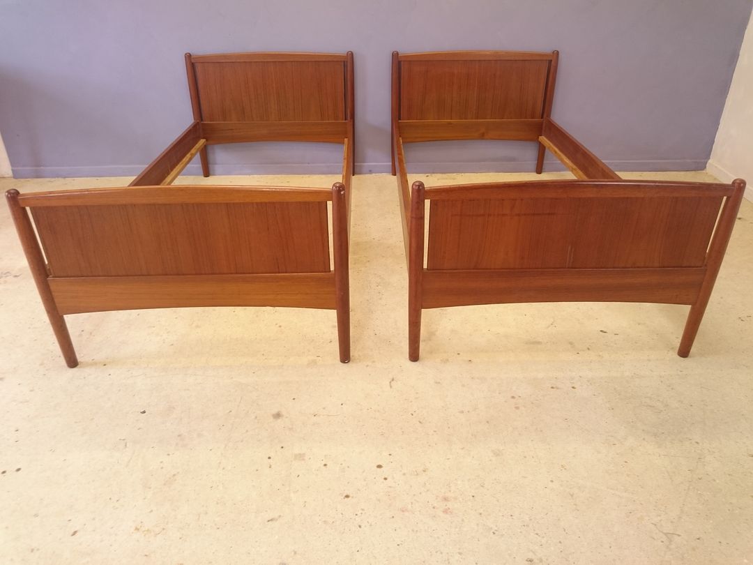 Pair of twin / Scandinavian daybay teak