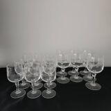 Lot de 19 verres à a pied en cristal ciselé