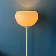 Lampadaire vintage blanc style Guzzini Space Age Mid-Century