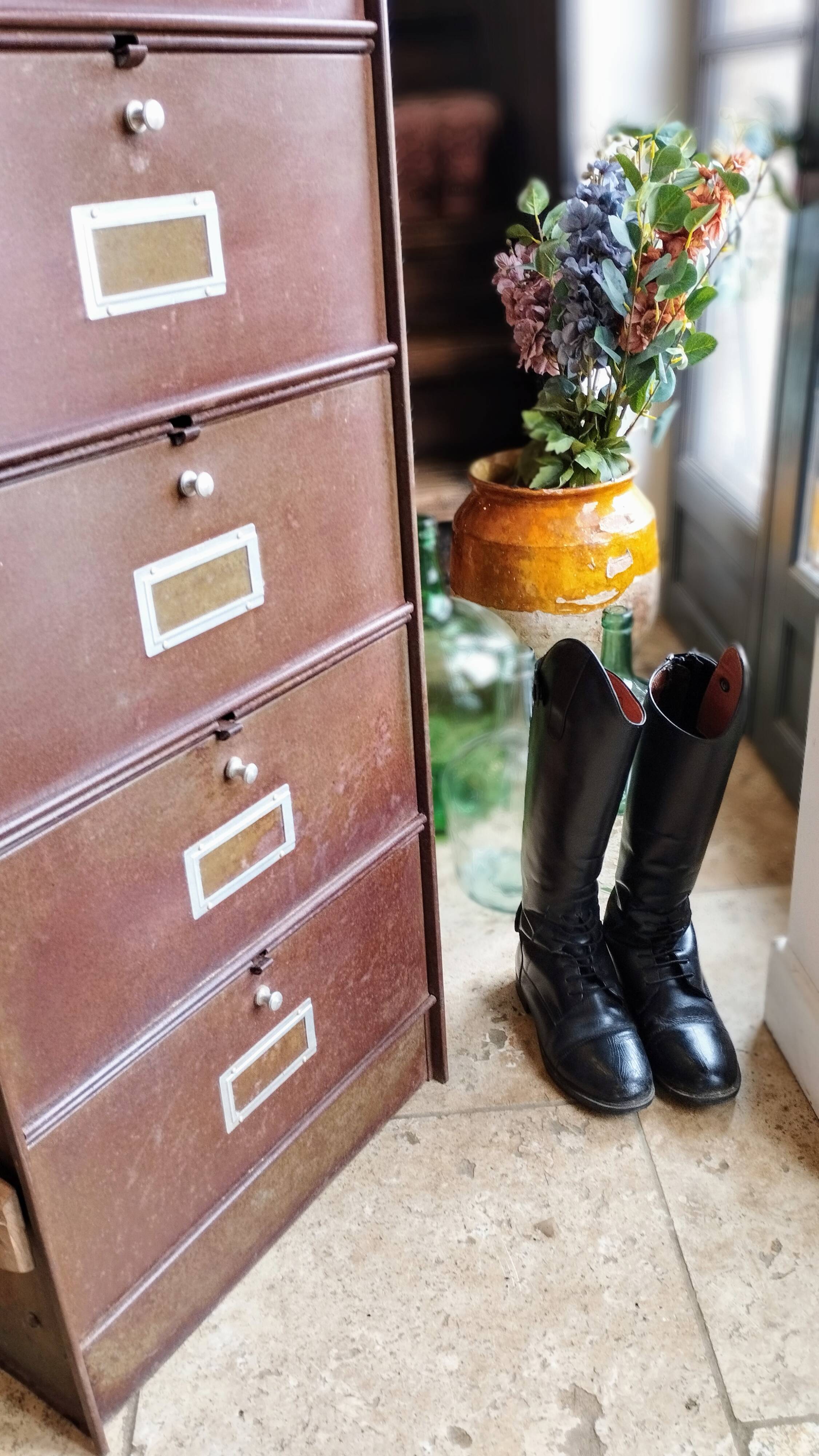 A vintage Roneo industrial flapper from the 1950s with a rusty patina