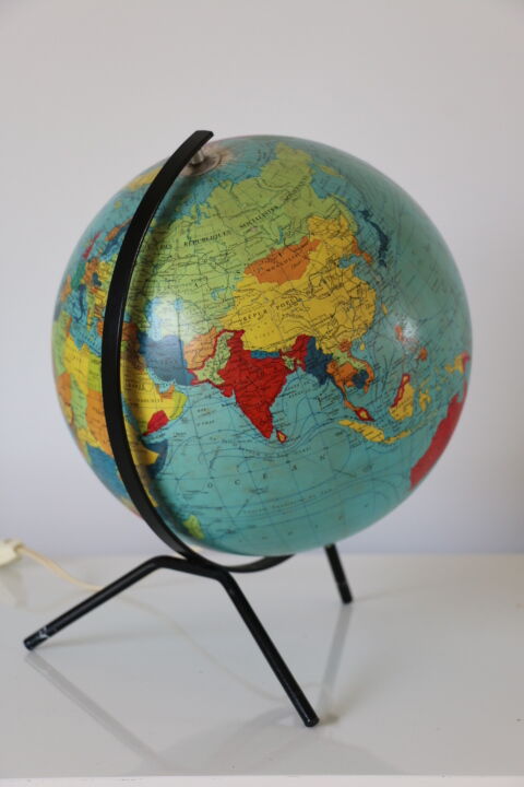 Luminous globe taride glass 1966