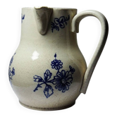 Fine earthenware pitcher with blue decoration, attributed to Saint-Uze, 19th century.