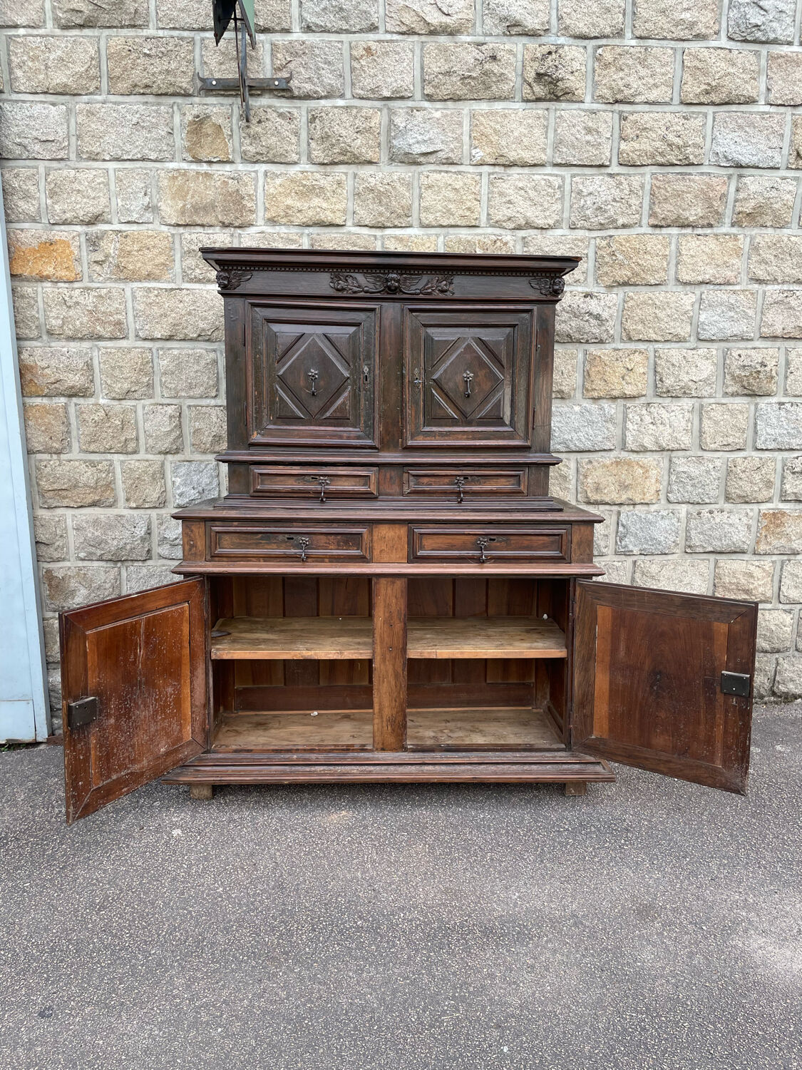 Buffet d'époque Louis XIII  du 18ème siècle