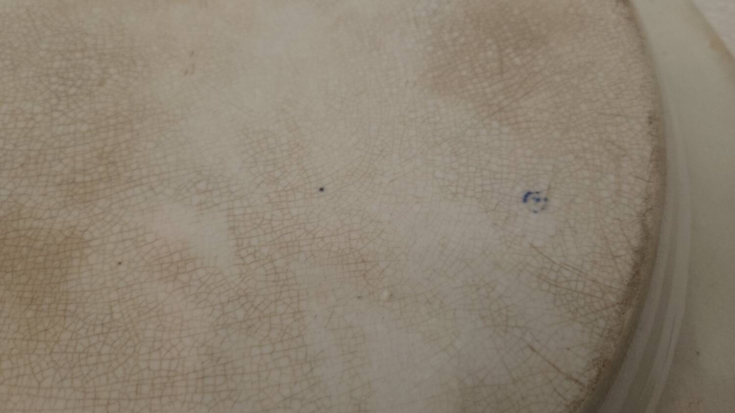 Oval dish, Chinese decoration, French porcelain, 19th century.