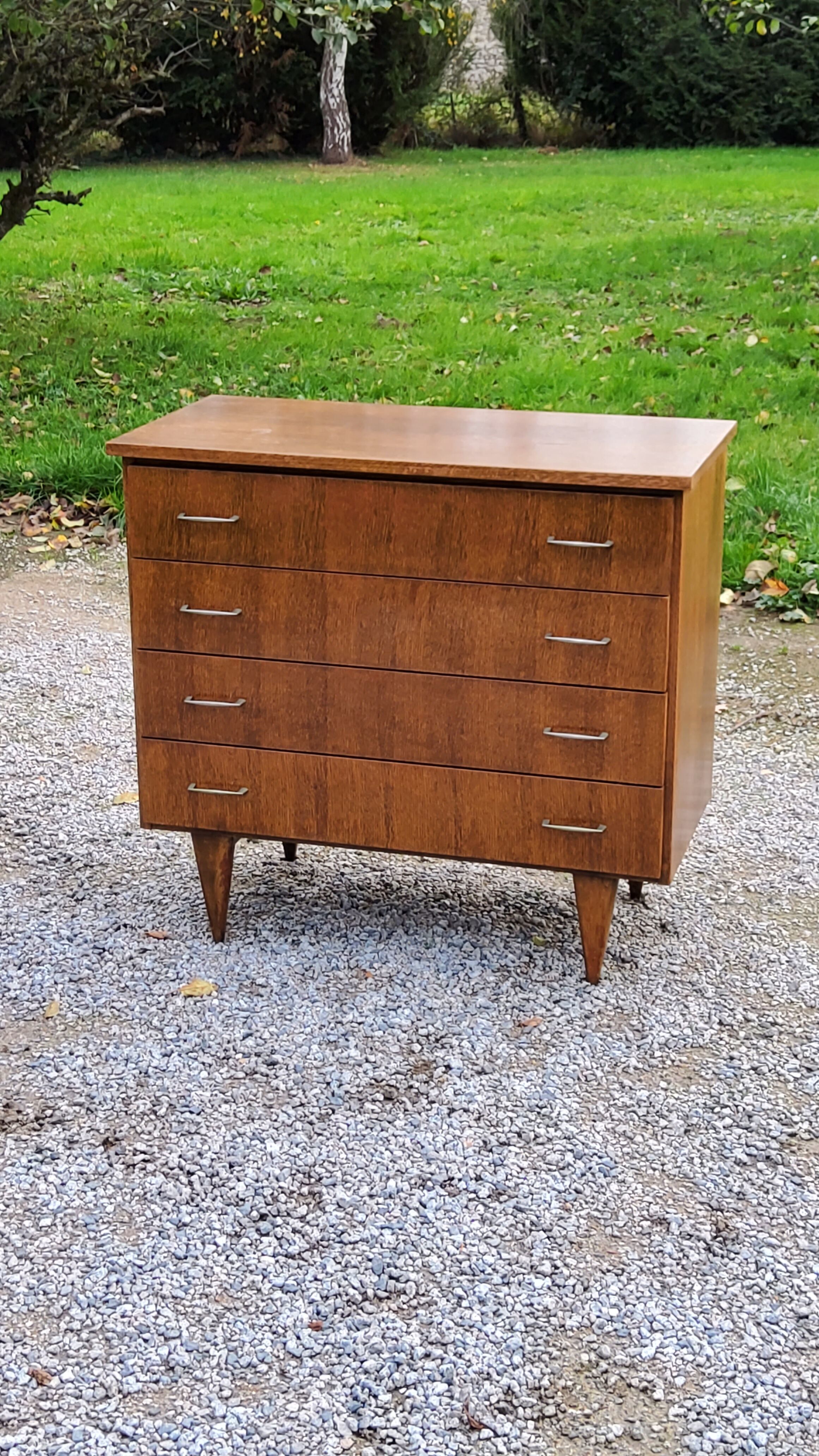 Vintage chest of drawers from the 50s/60s in oak 4 drawers feet bobbin