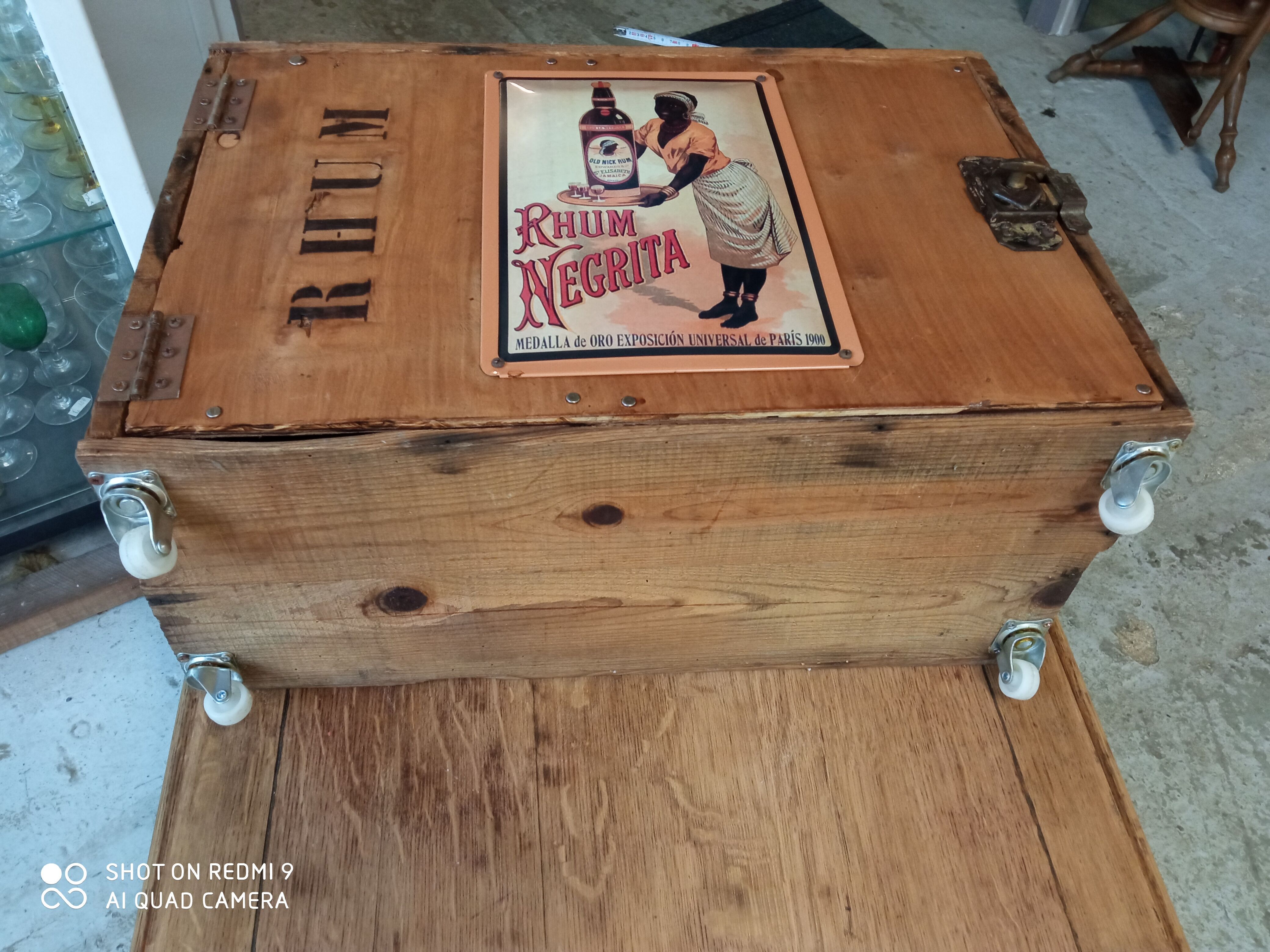 Extra furniture, Rum Charleston