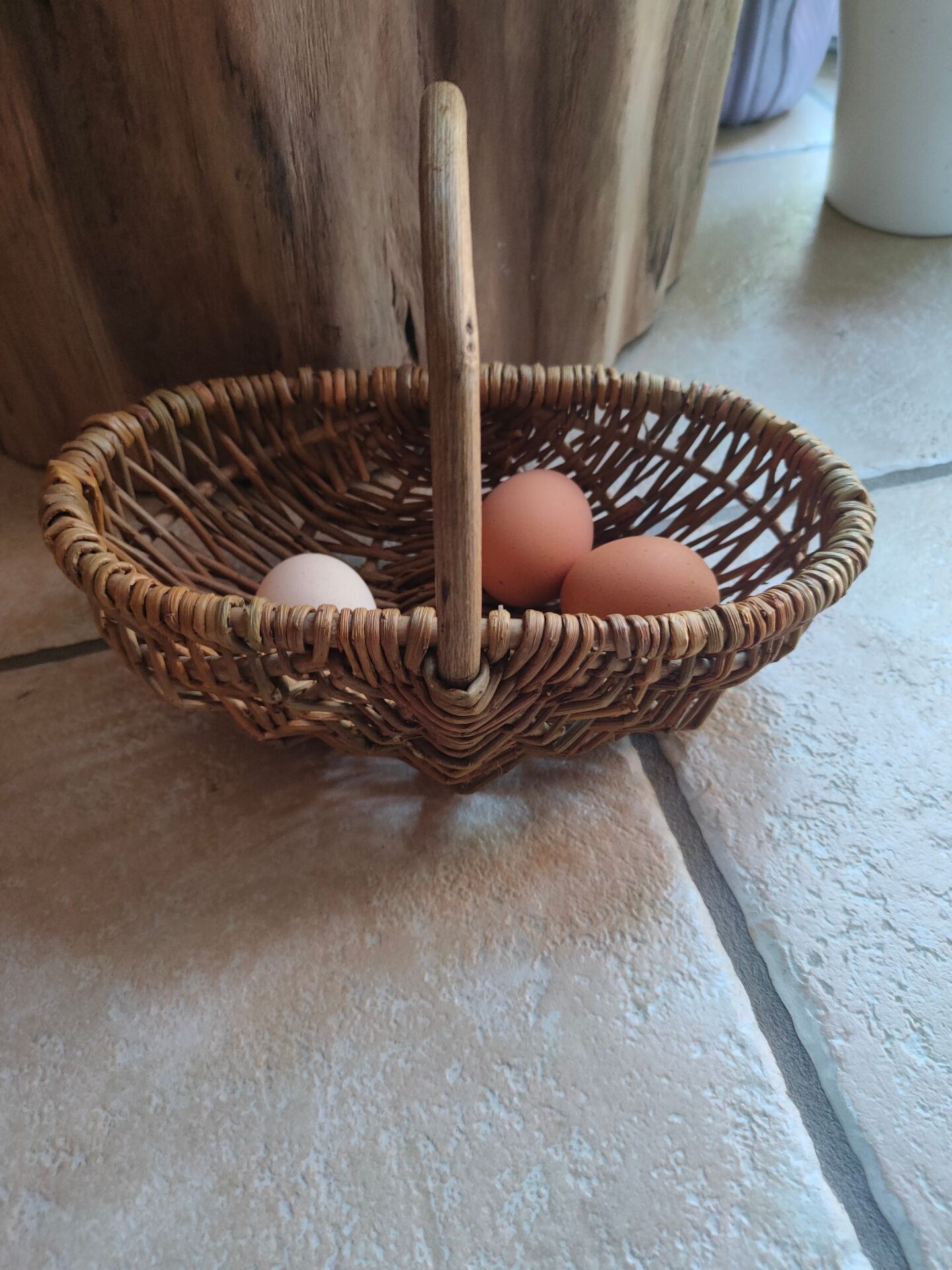 Country-style wicker basket