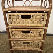 Commode en rotin vintage