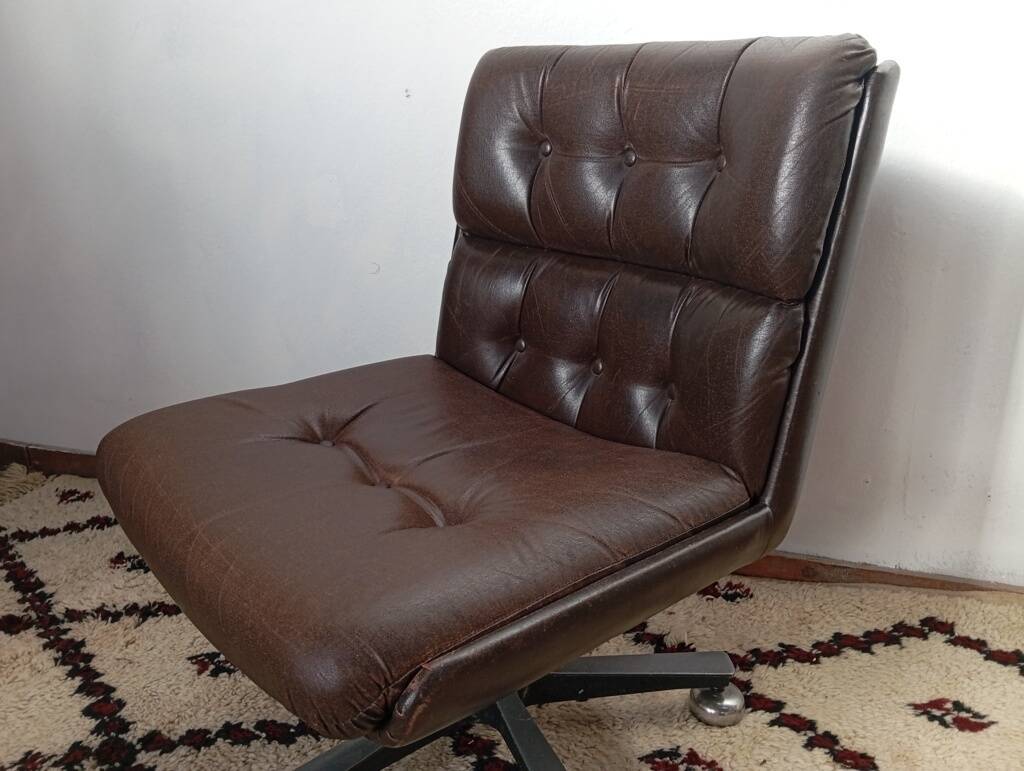 Italian armchair from the 1980s