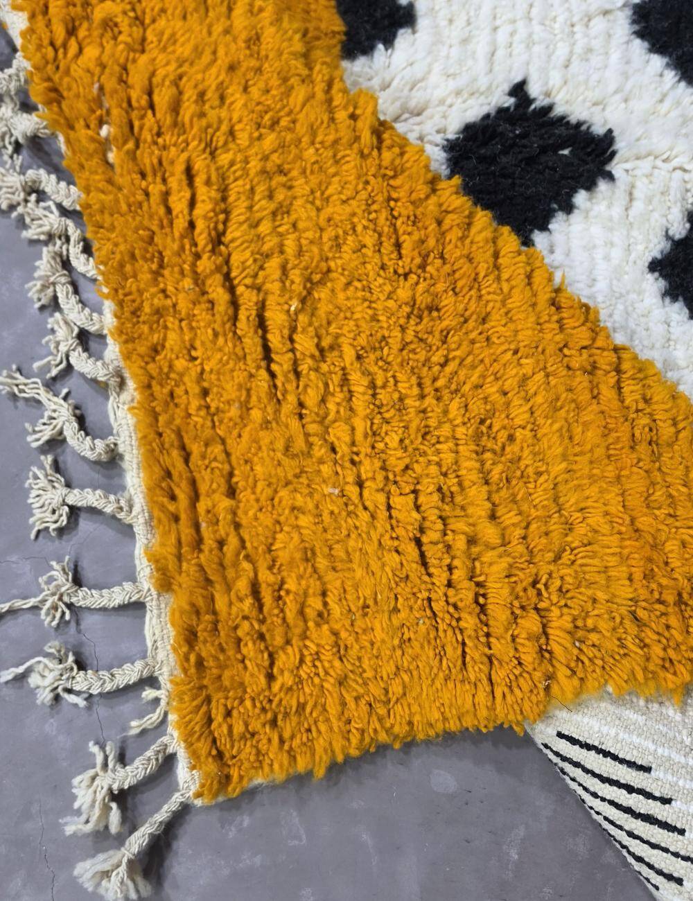 Modern Berber Rug - 247 x 193 cm