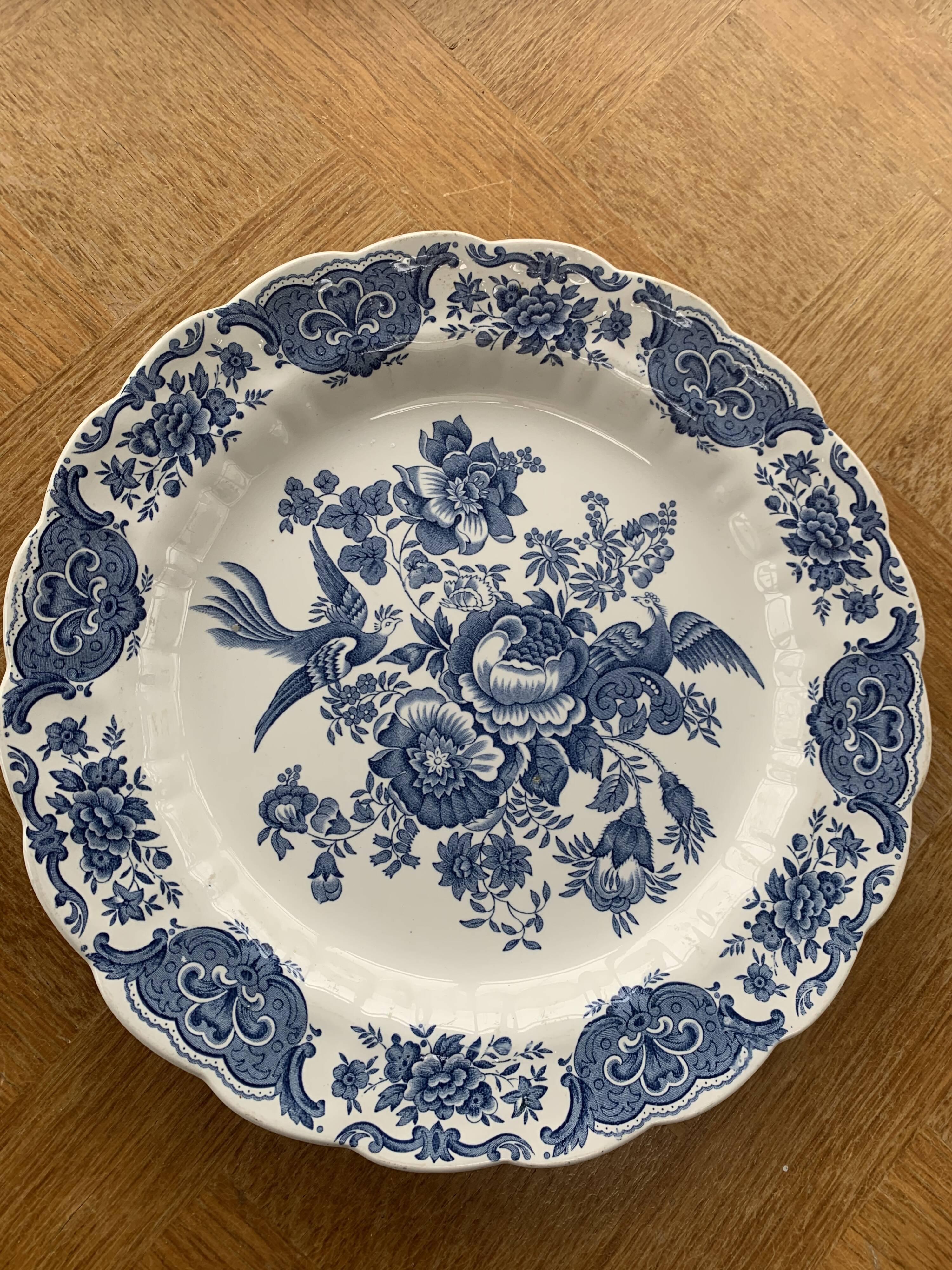 Vintage Windsor model ridgway staffordshire cake dish