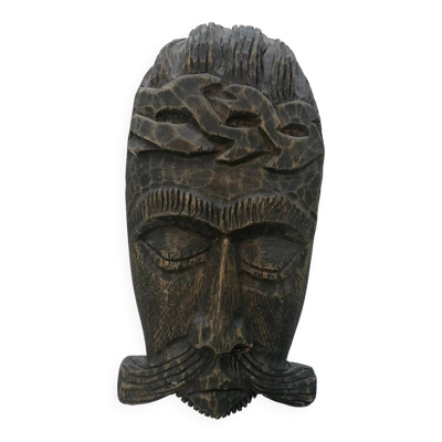 Masque tribal africain en bois sculpté – art ethnique décoratif