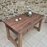 Farm table