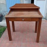 Dressing table or toilet table
