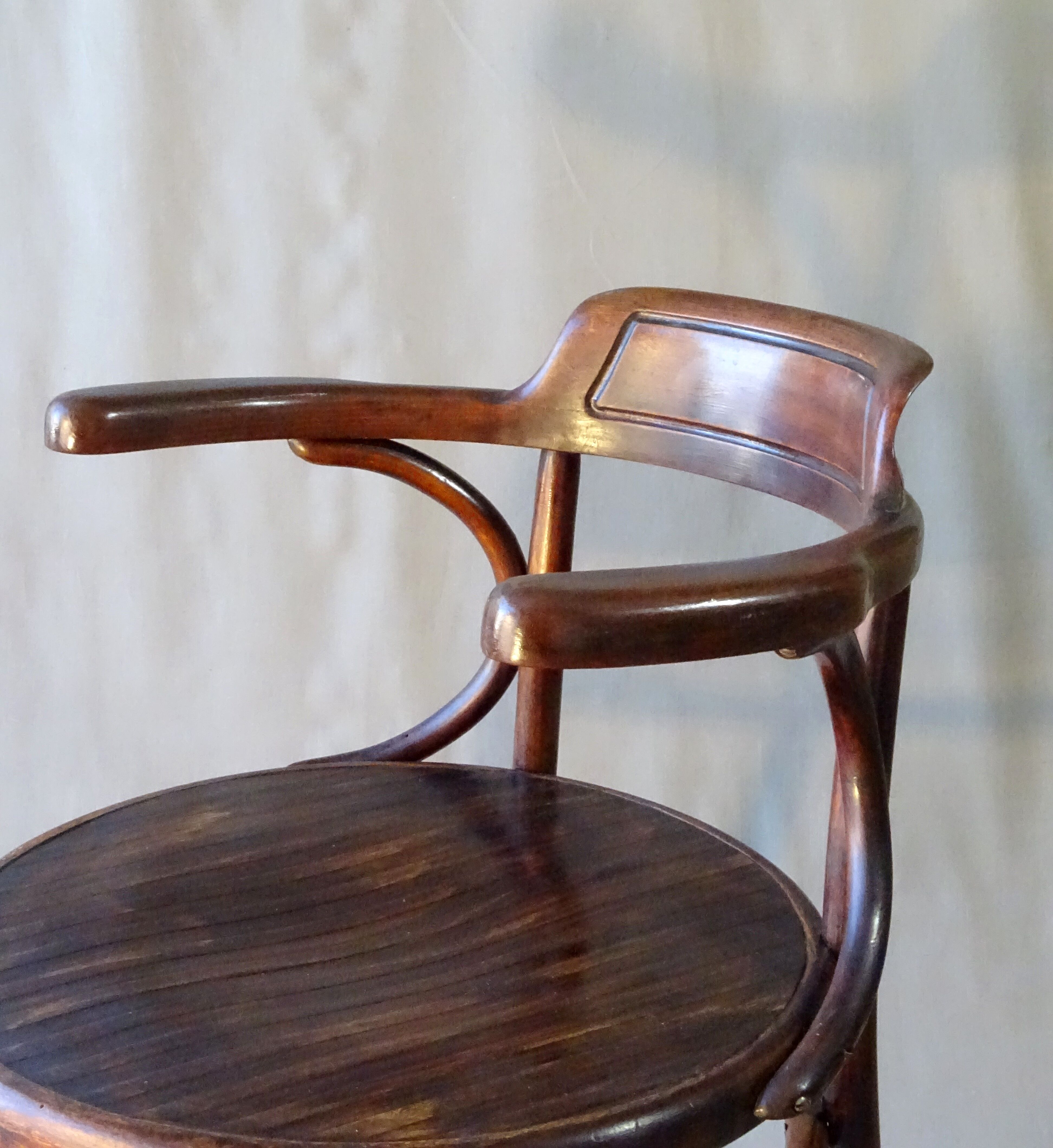 Wooden-curved office chair by Ungvar1900