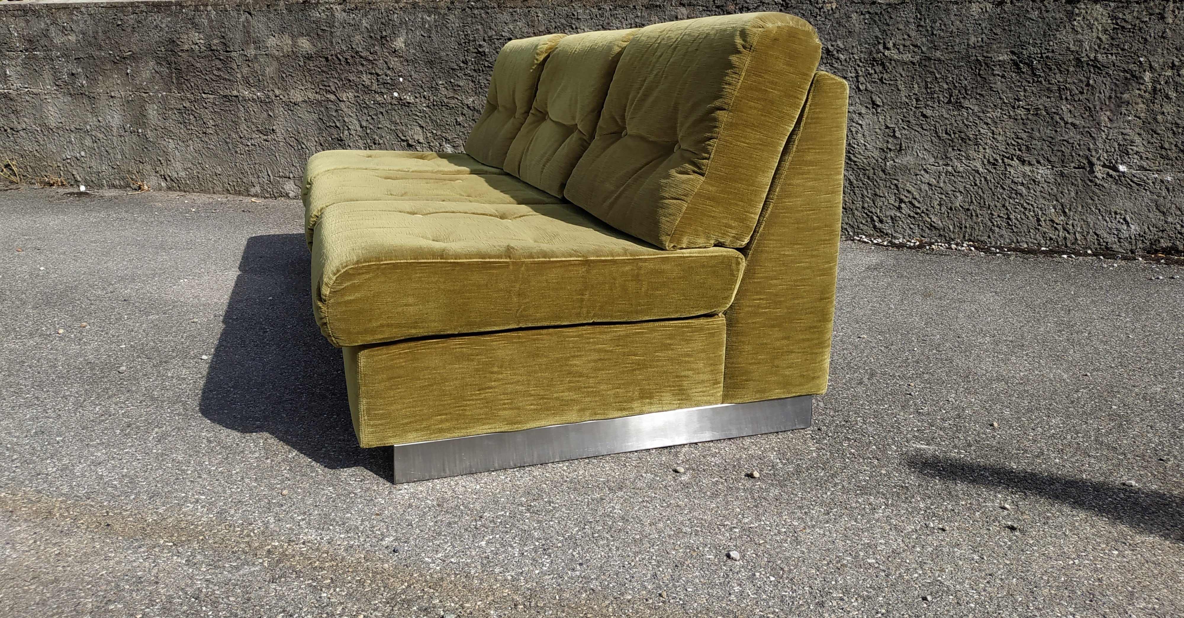 Jacques Charpentier 1970 velvet sofa