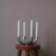 bougeoir chandelier candélabre en aluminium métal argenté objet de décoration scandinave
