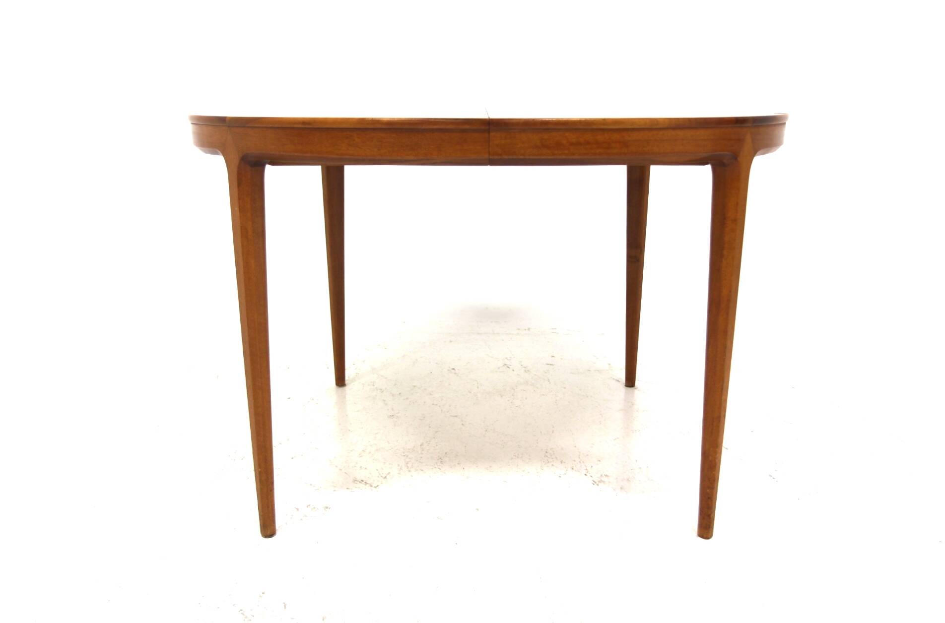 Dining table in walnut, "Facett 3-132" Bertil Fridhagen, Sweden.