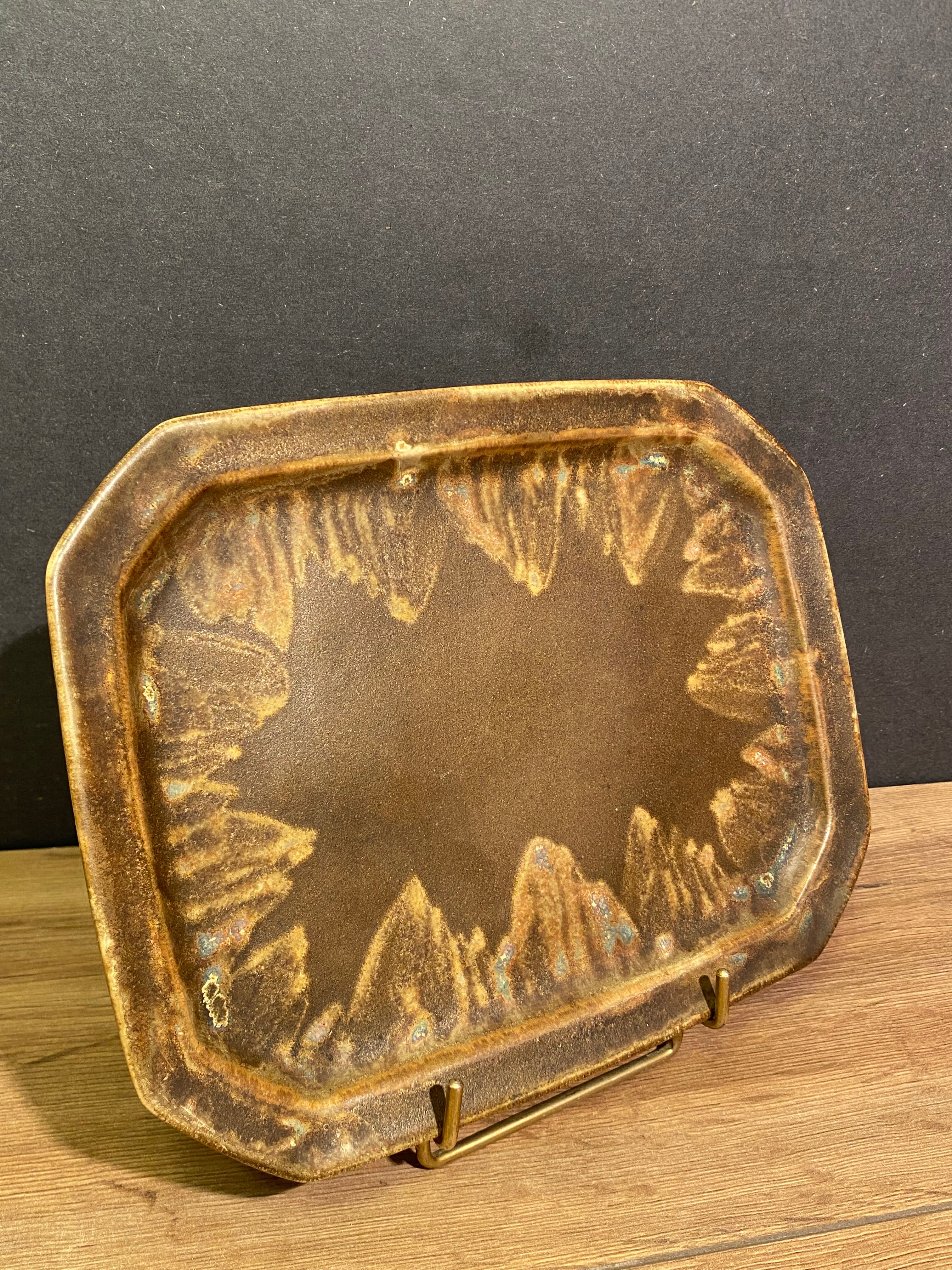 Plateau rectangulaire en céramique Art Déco signé Denbac