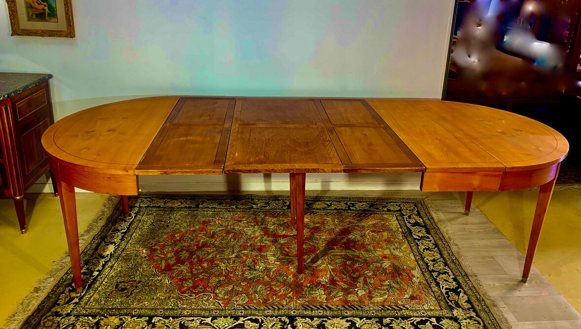 Oval table in cherry style Directoire with 3 extensions, 10 people.