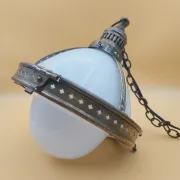 Suspension laiton et opaline