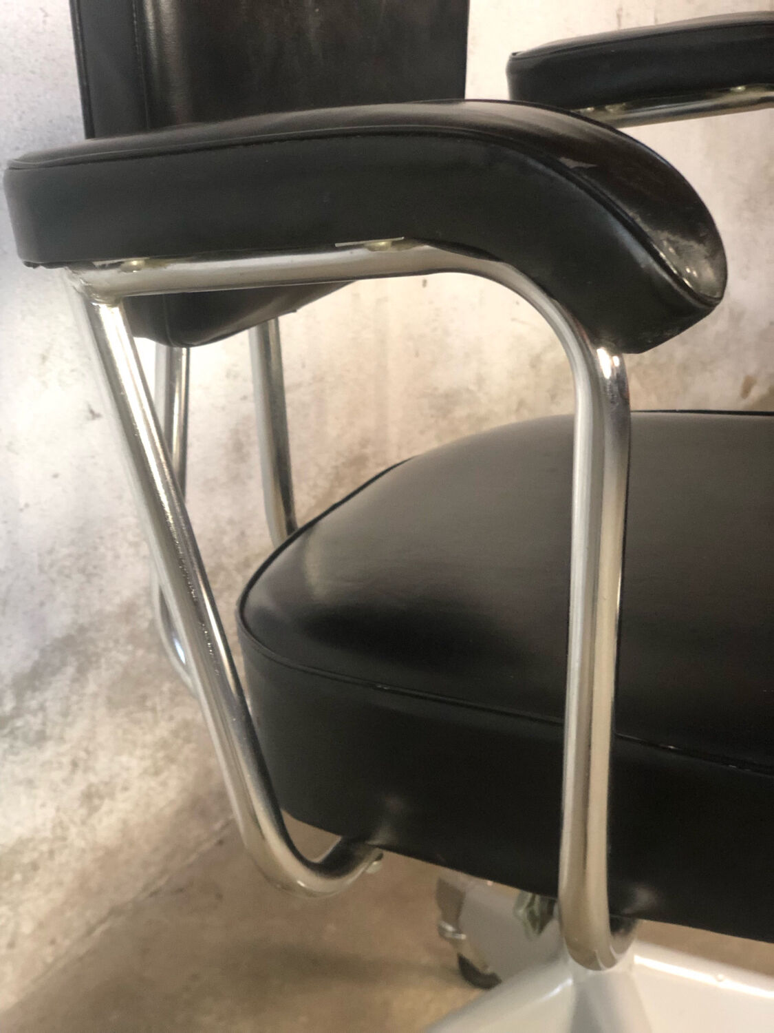 Desk chair