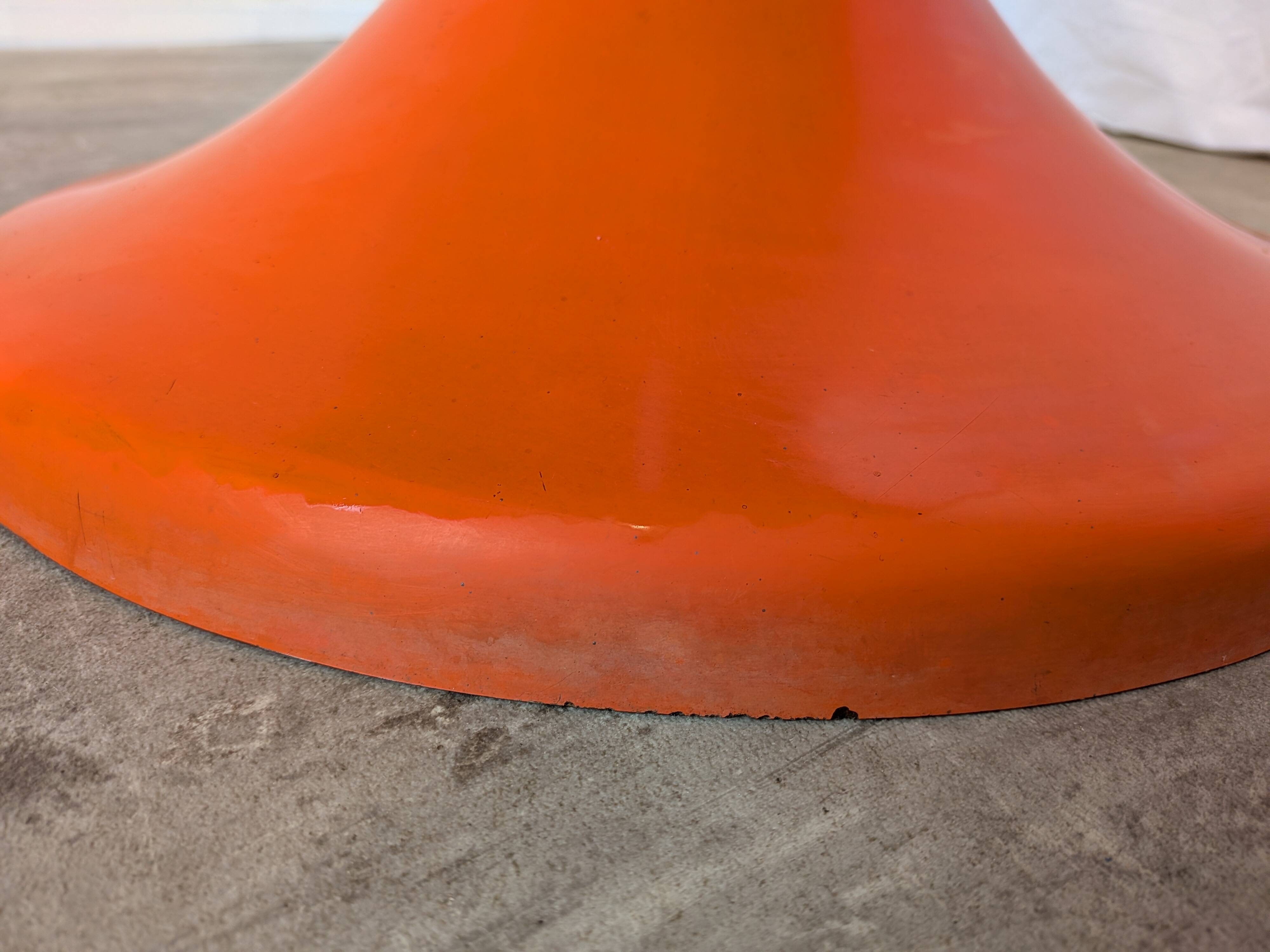 Table vintage orange par Finžgar & Zorman pour Meblo Yougoslavie