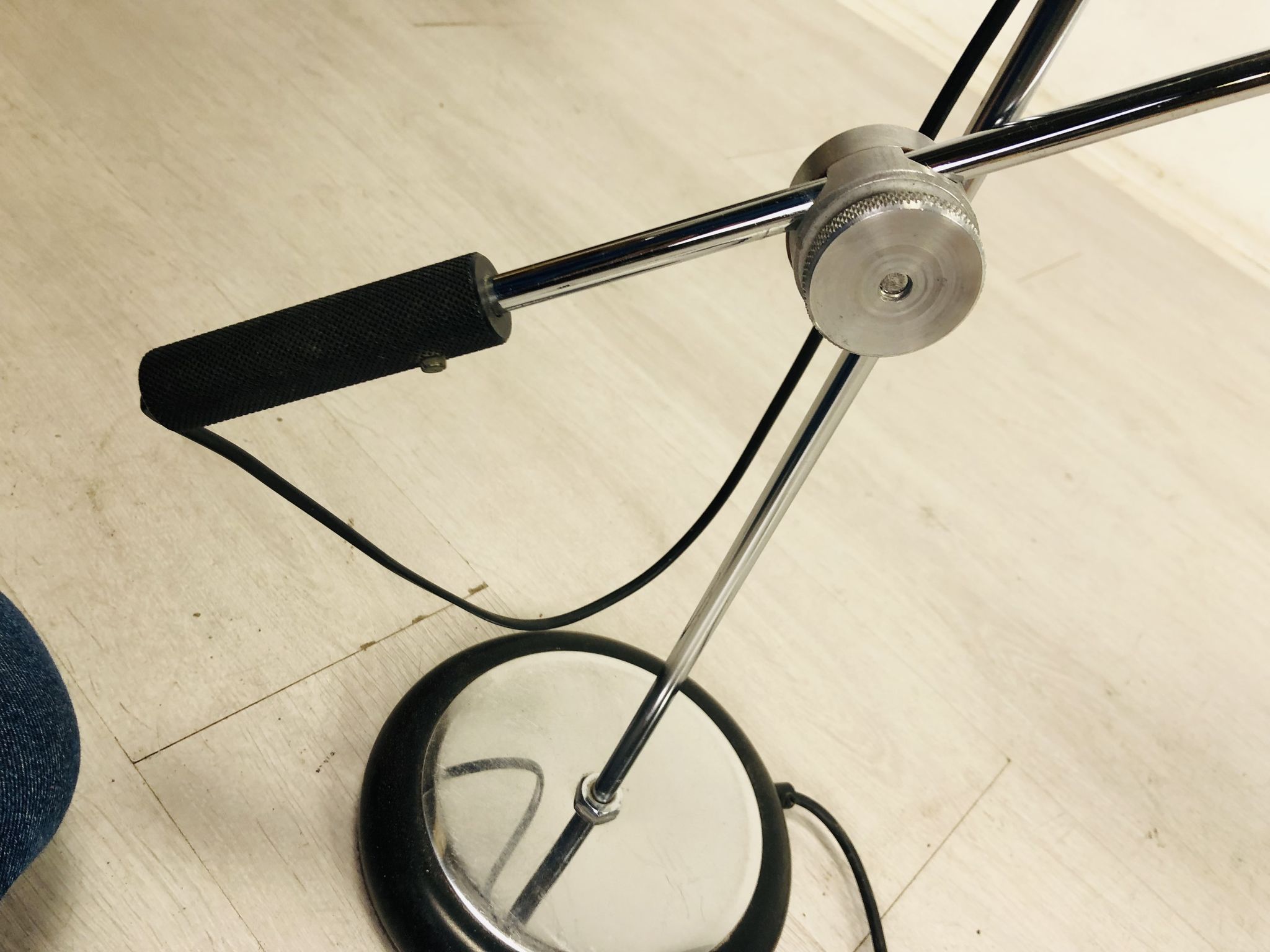 Grande lampe chromée
