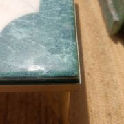 Table basse en marbre et laiton, style Maison Jansen, années 1970