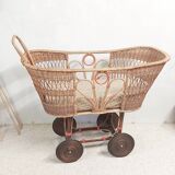 Rattan pram / bassinet