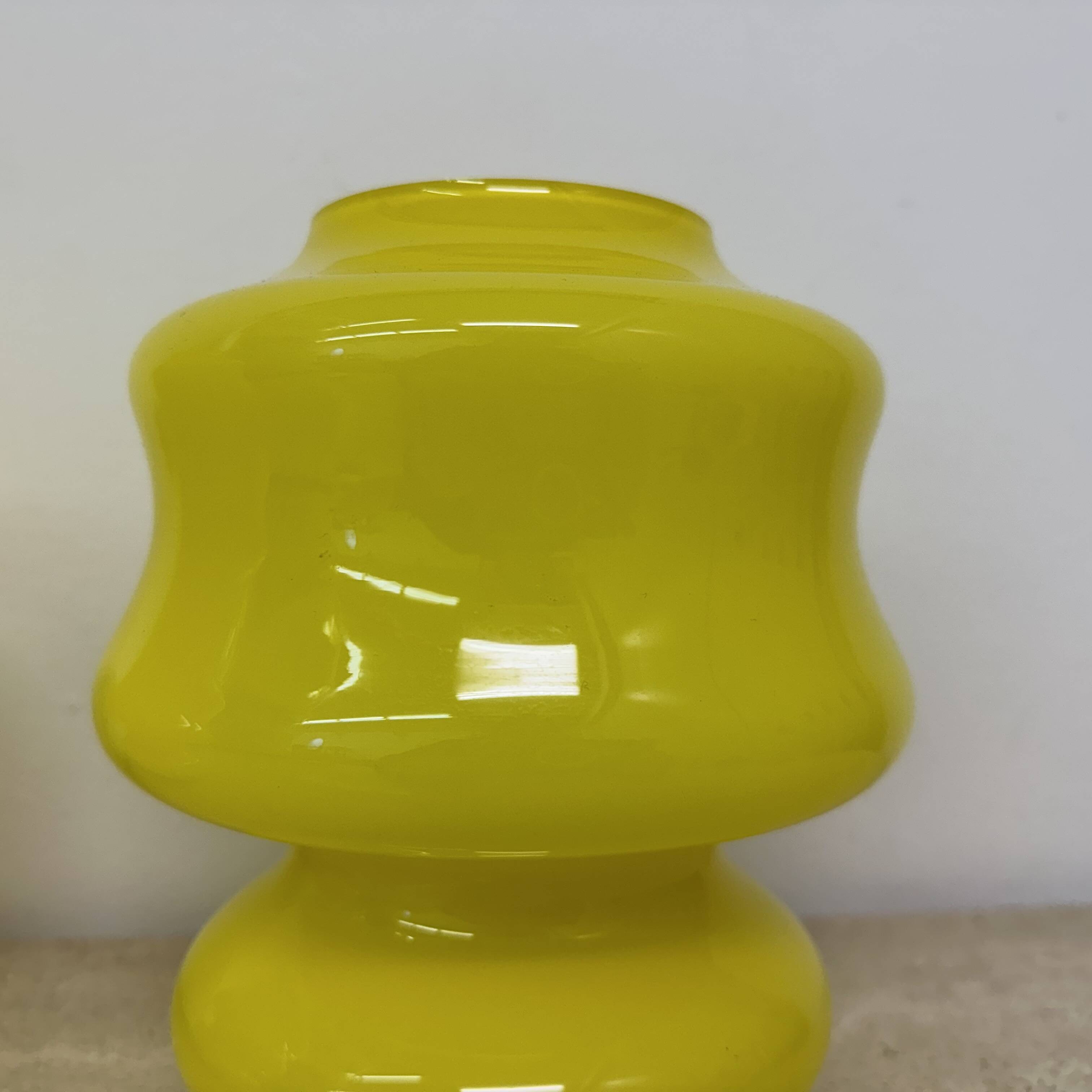 Set of 2 space age yellow glass table lamps ve-art Italy design , 1970s