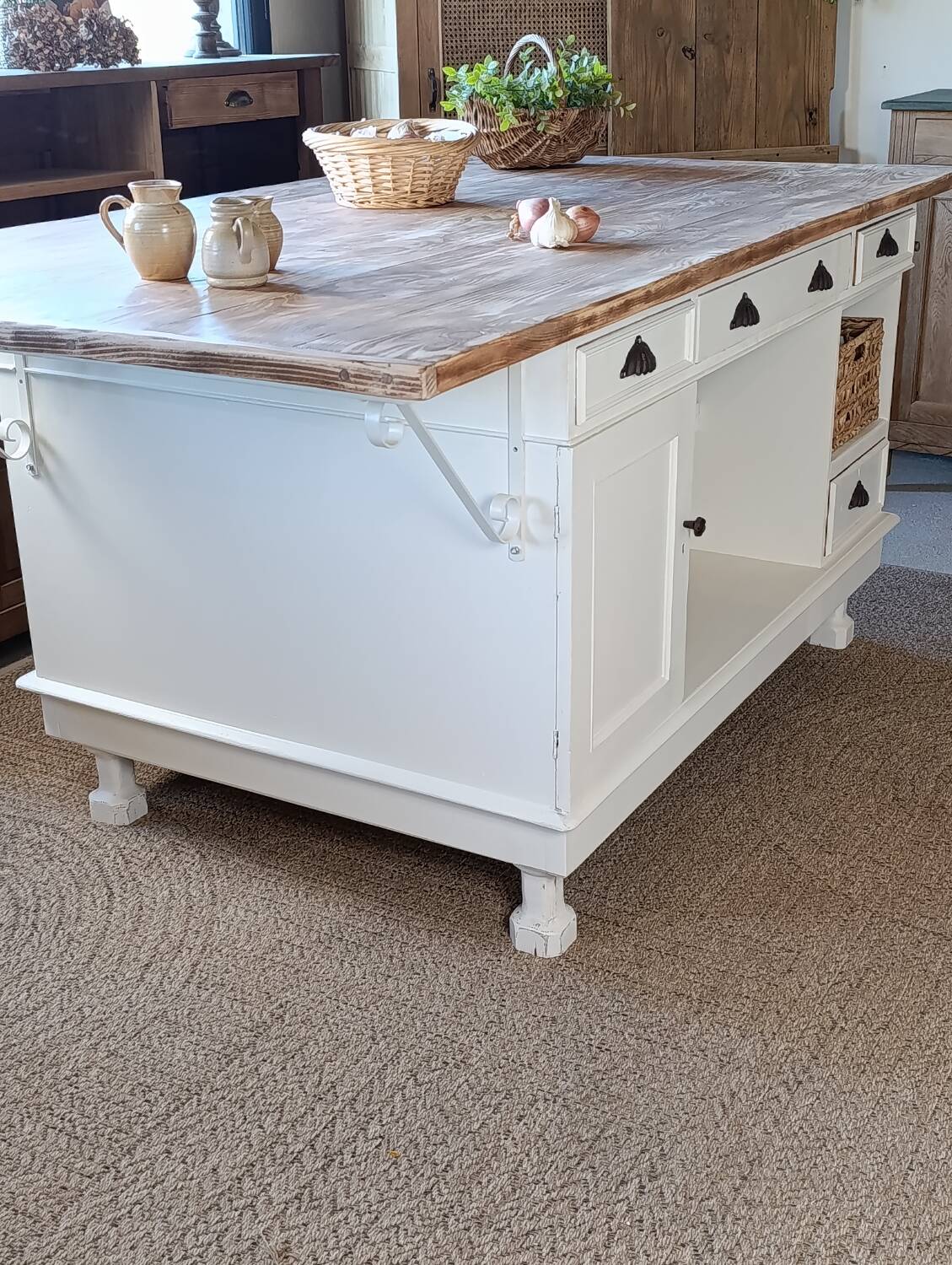 Island, kitchen counter