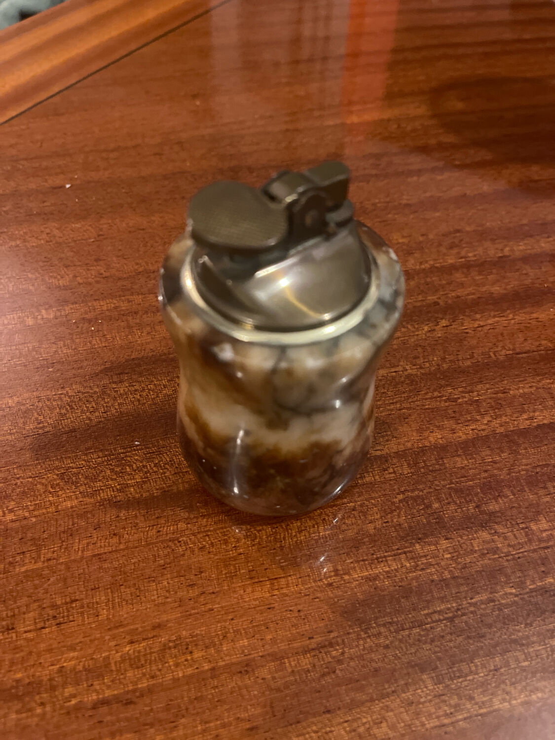 Onyx table lighter