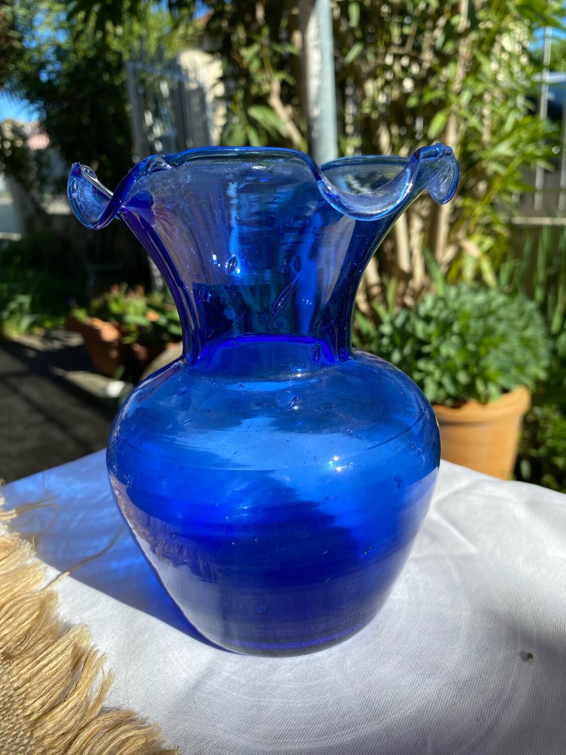 Joli petit Vase , en verre bullé