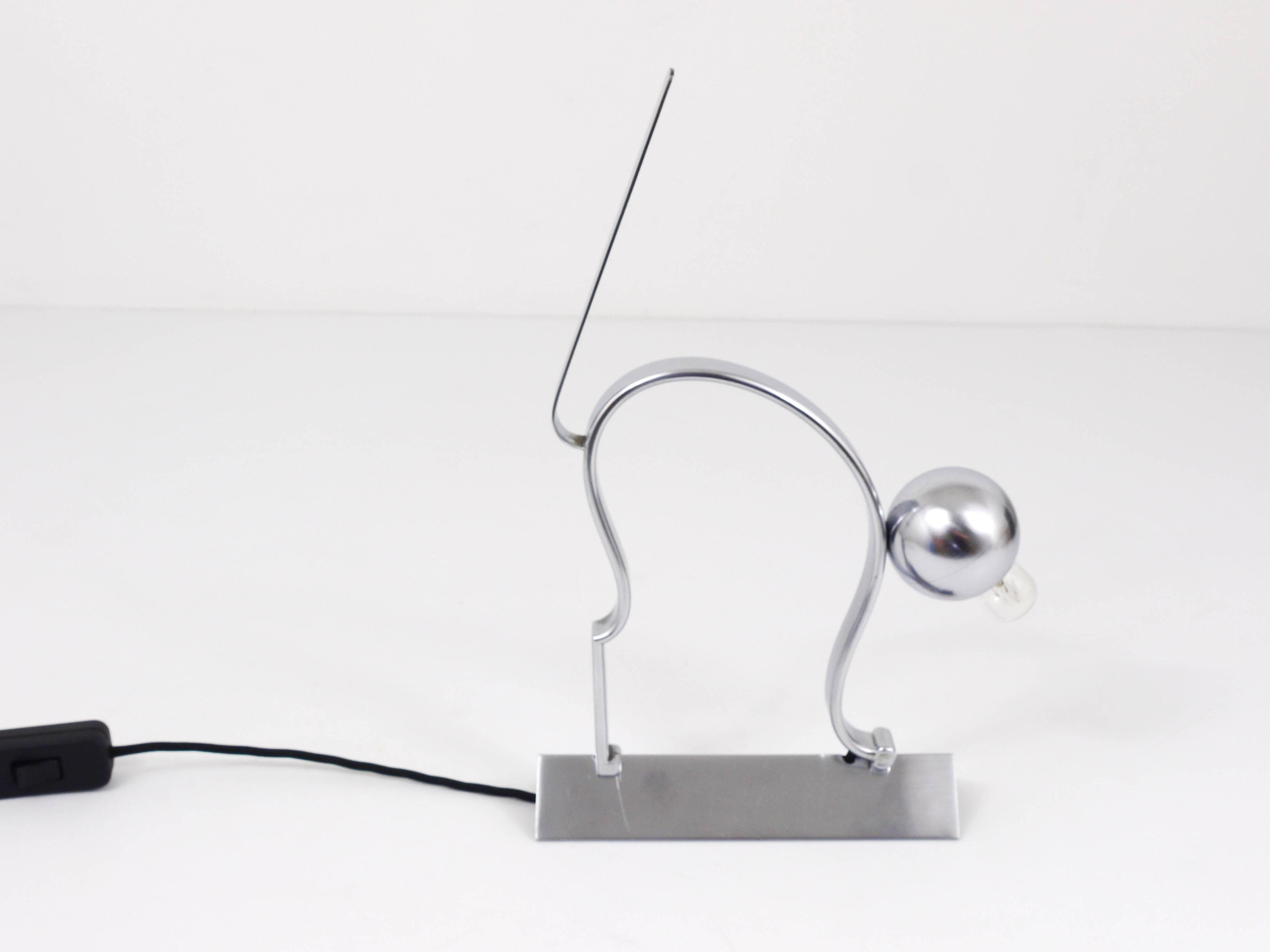Table lamp sculpture of a cat in the Hagenauer style from the 1930s Art Deco.