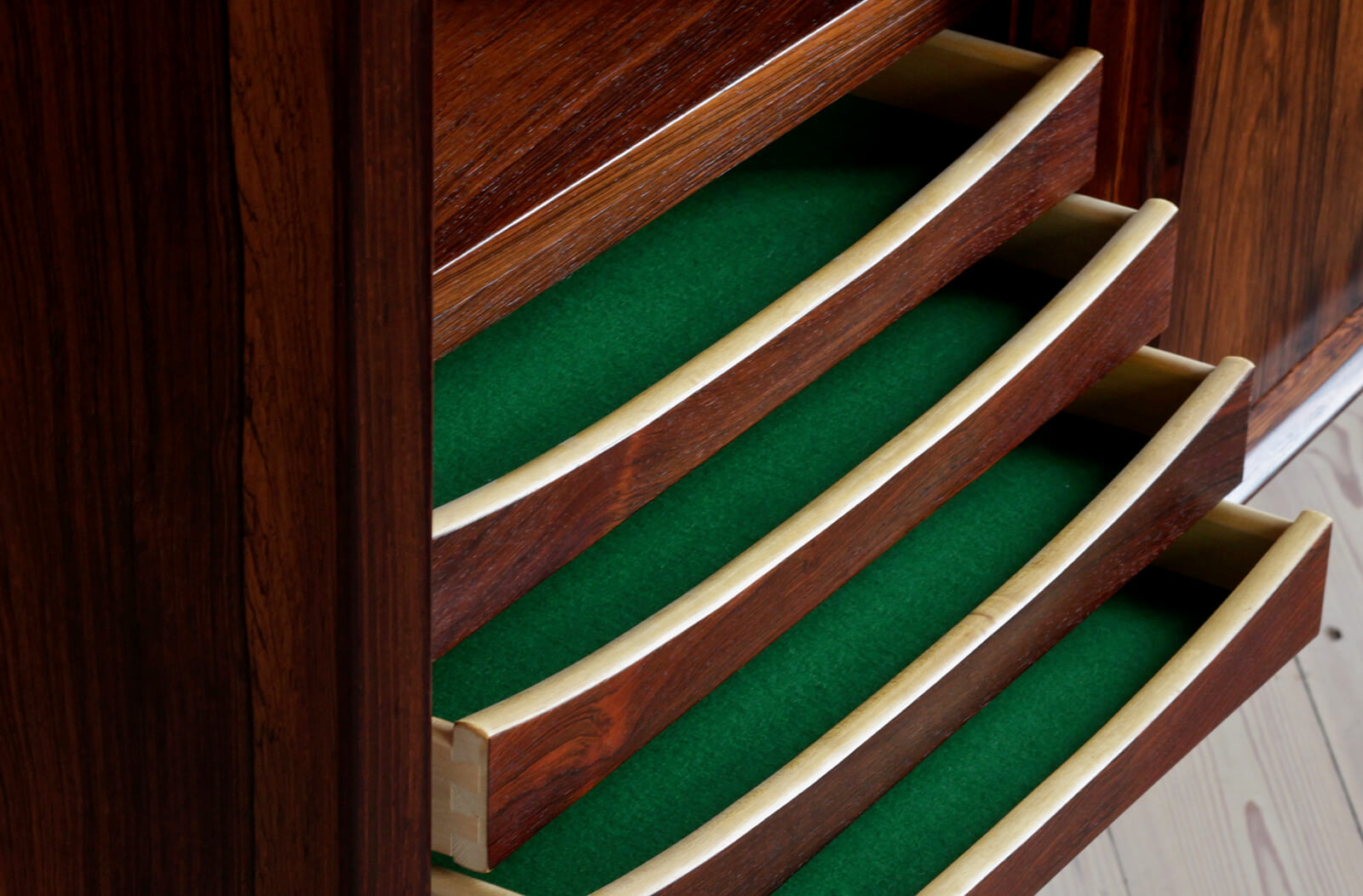 Danish highboard in brasilian rosewood by H. P. Hansen, 1960