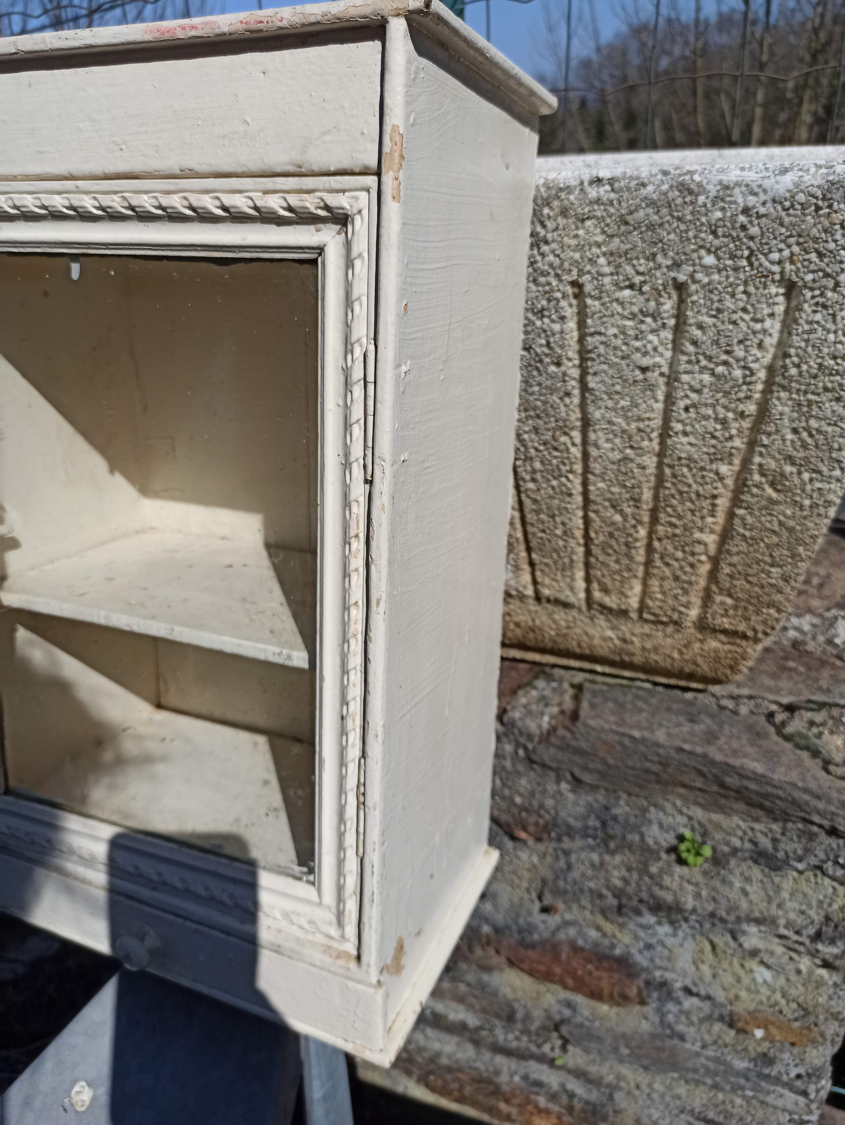 Medicine cabinet