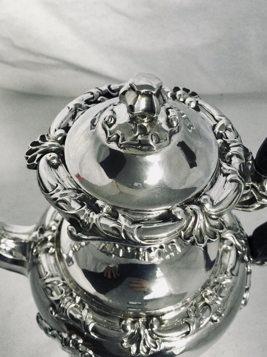 Selfish teapot silver