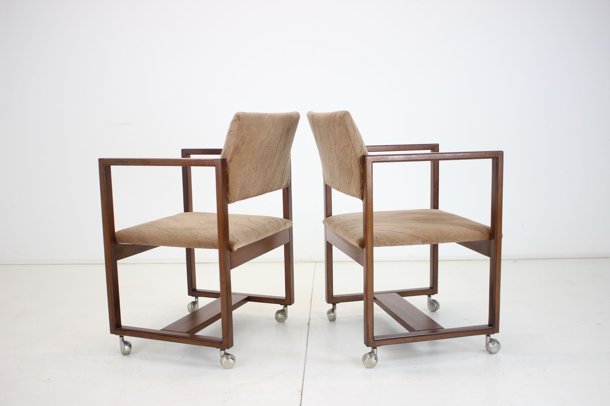 Paire de chaises ou fauteuils Tchécoslovaquie, années 1980