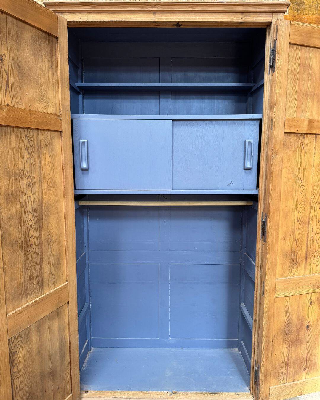 Armoire Parisienne