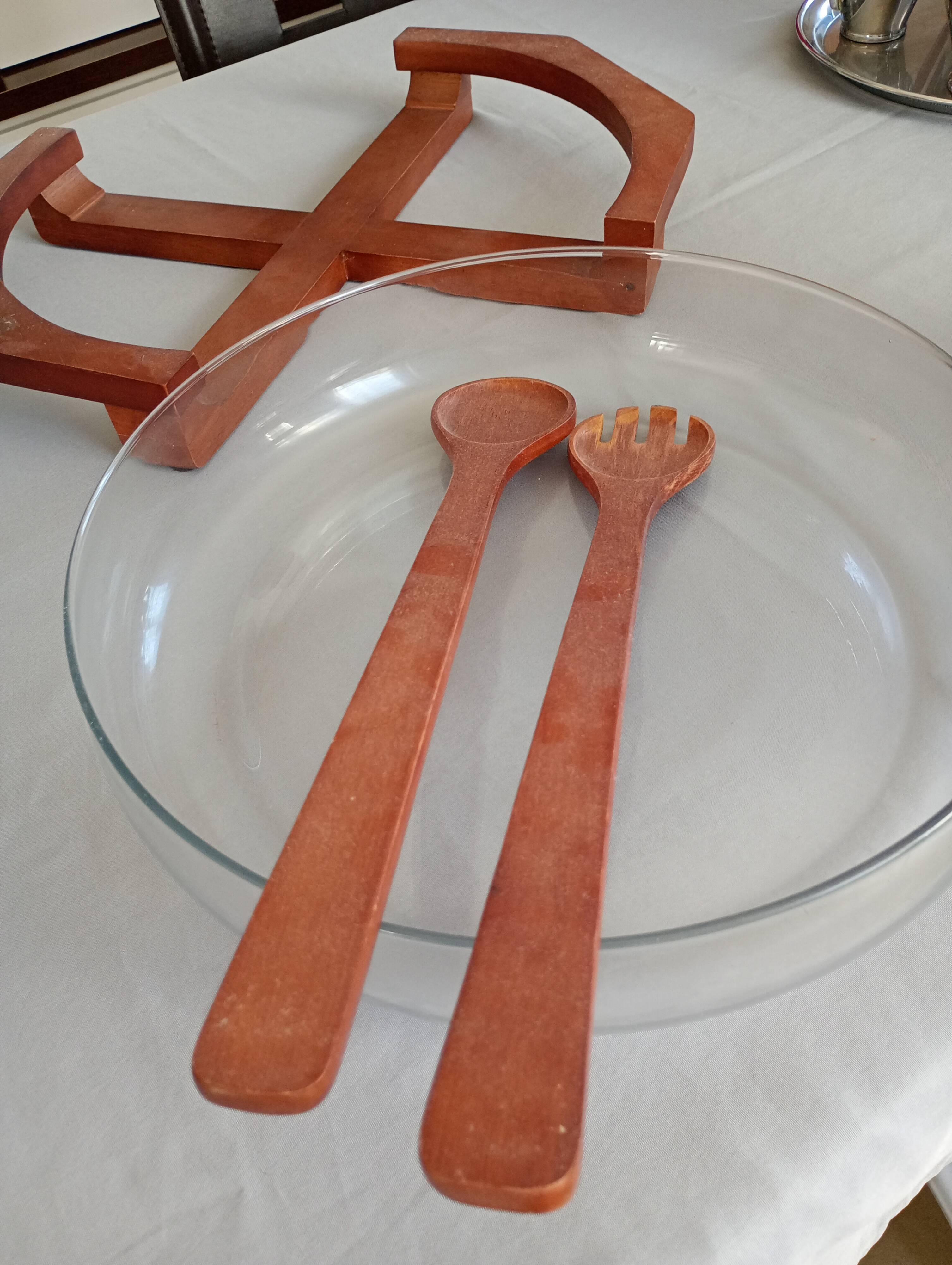 large convivial salad bowl in teak and glass
