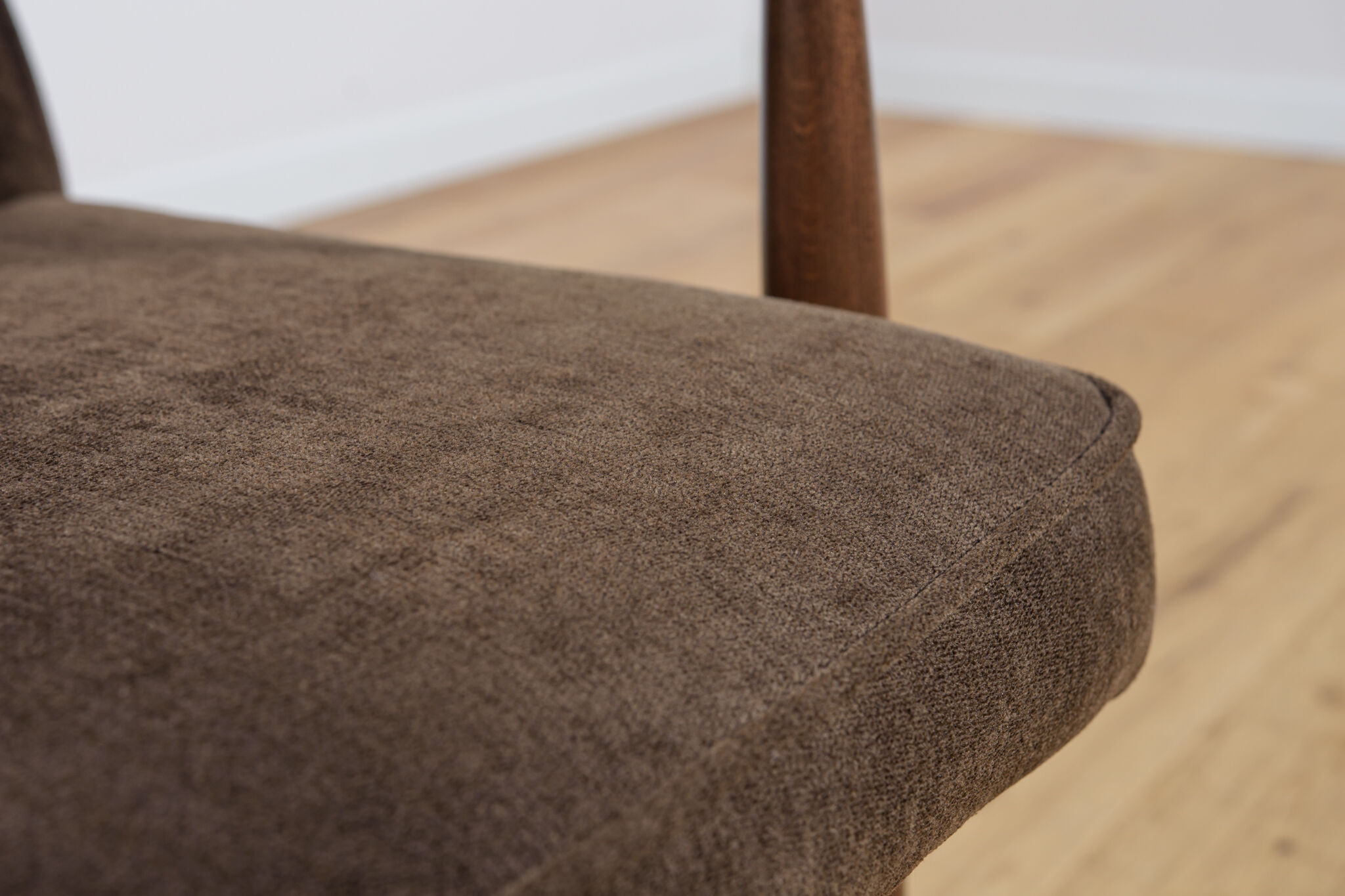 GFM-87 Armchair by Juliusz Kedziorek for Gościcińskie Furniture, 1960