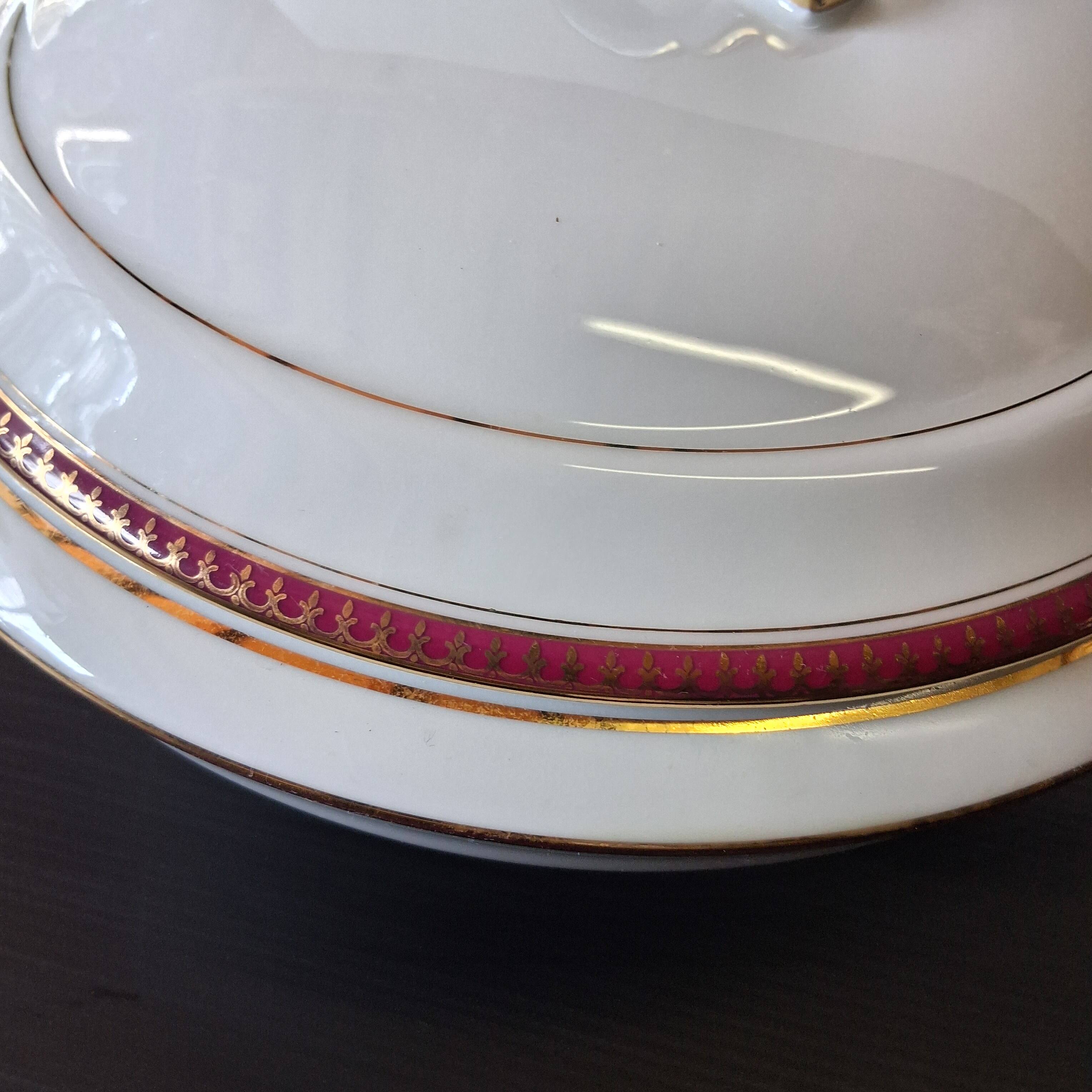 Soupière en porcelaine de chez Chastagner et Cie en très état