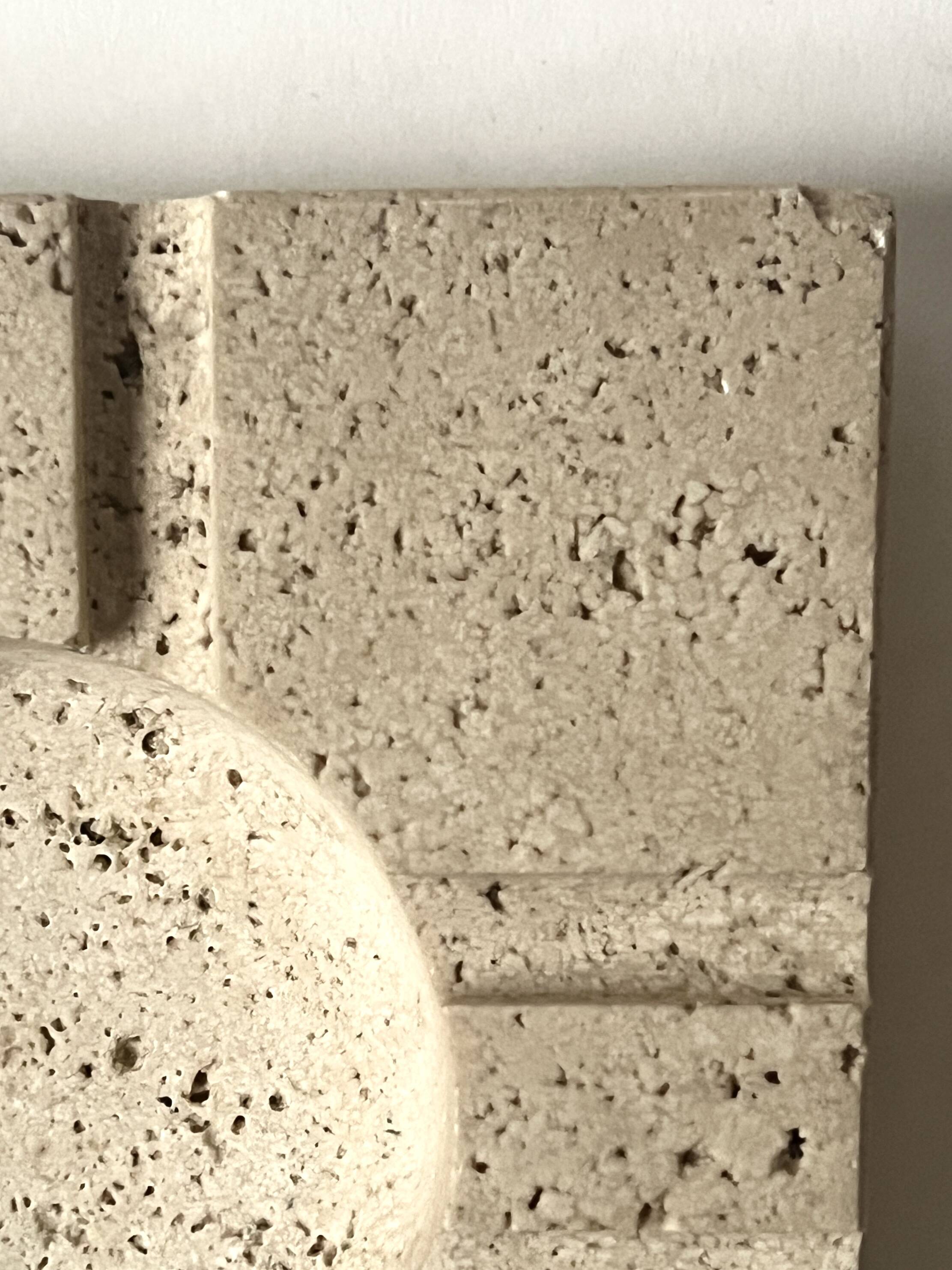 Cendrier italien en travertin sculpté Fratelli Manelli, design 1970